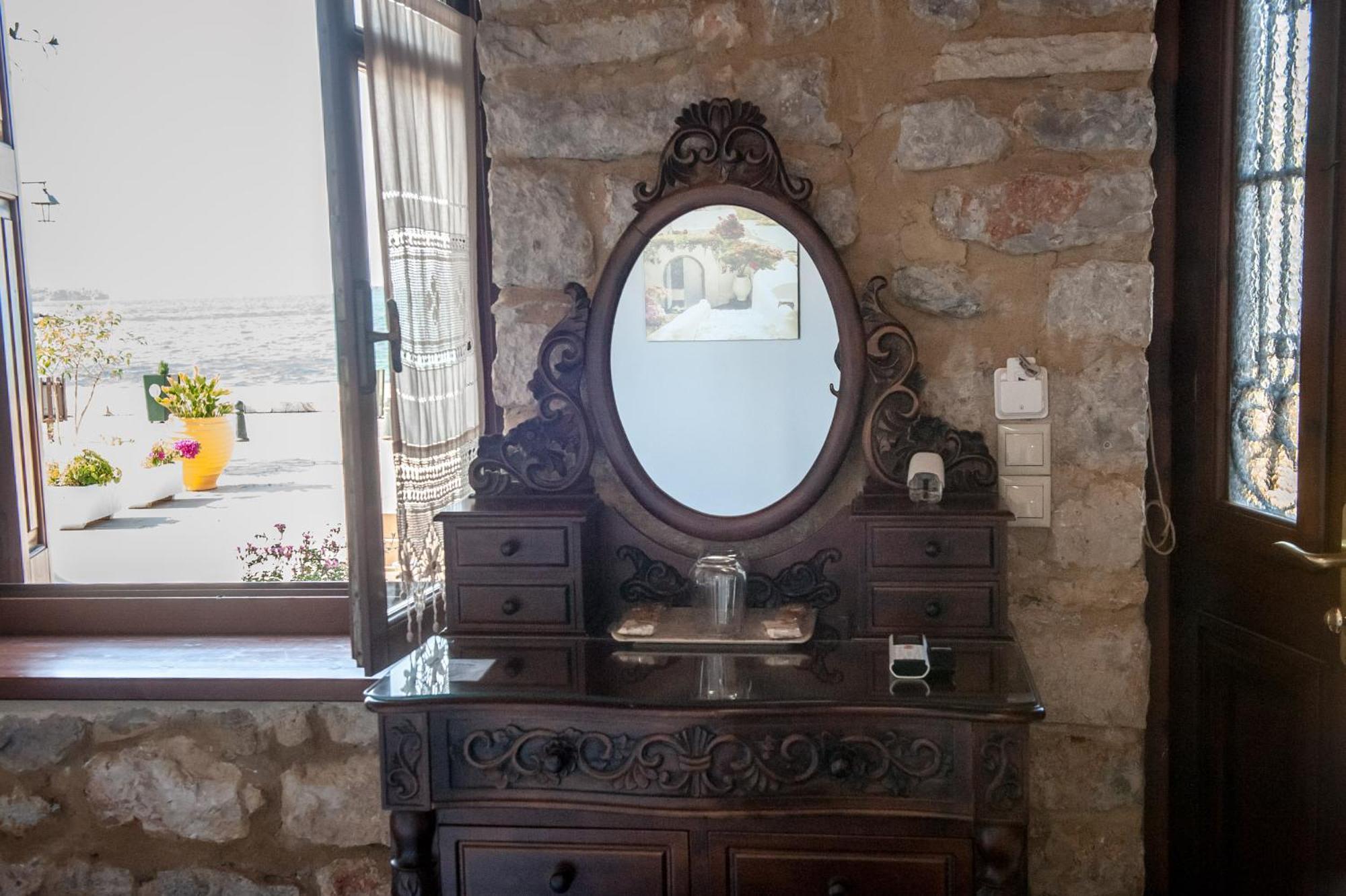 ווניטסה Seafront Stone Suites מראה חיצוני תמונה