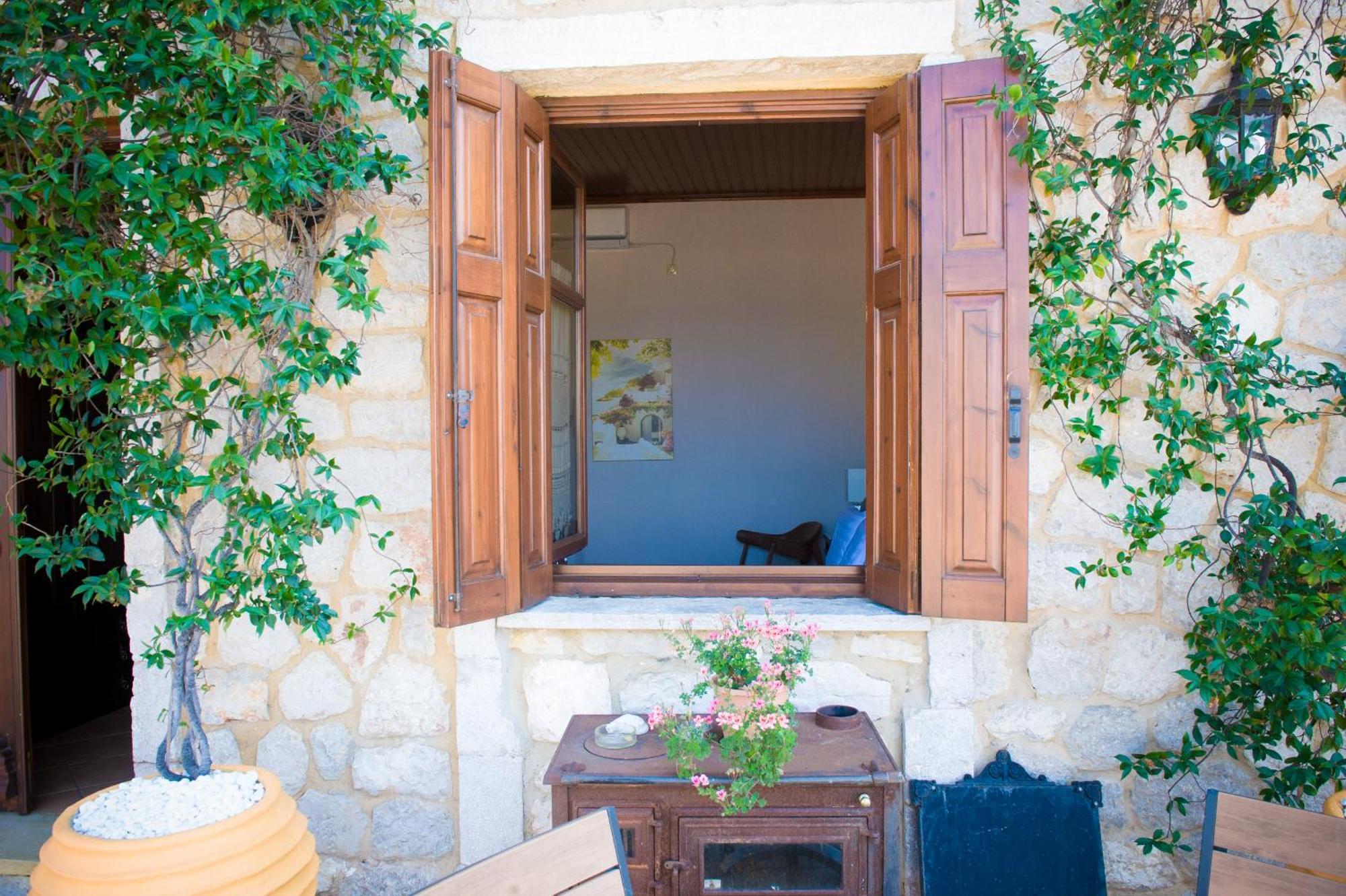 ווניטסה Seafront Stone Suites מראה חיצוני תמונה